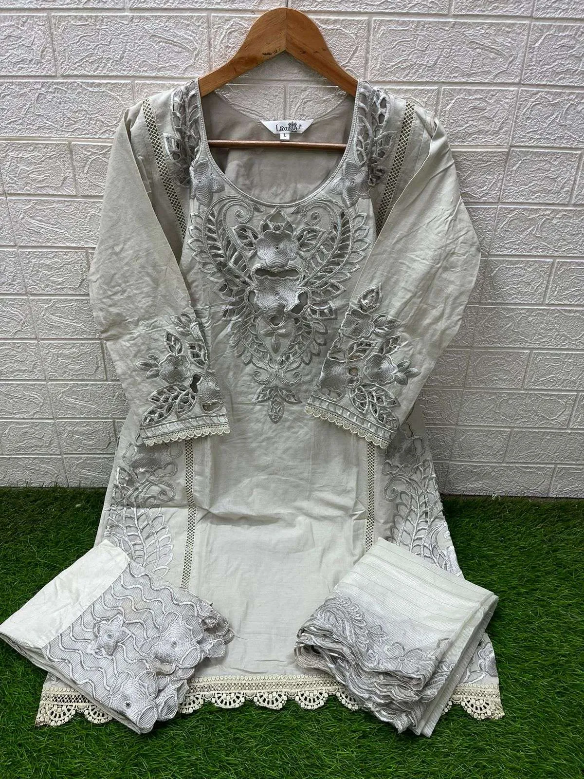 Laxuria Trendz D No 1572